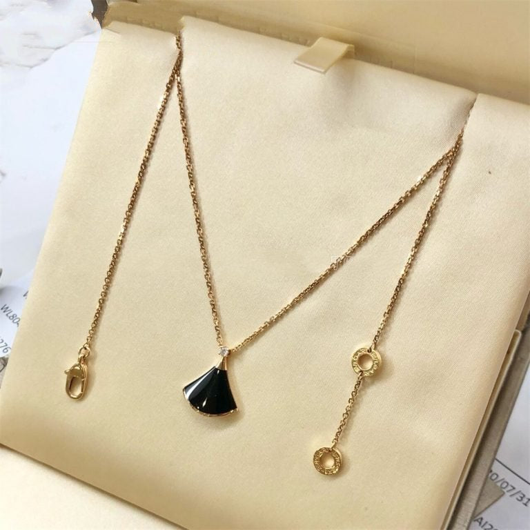 LUXEIFY DREAM NECKLACE ONYX 1 DIAMOND