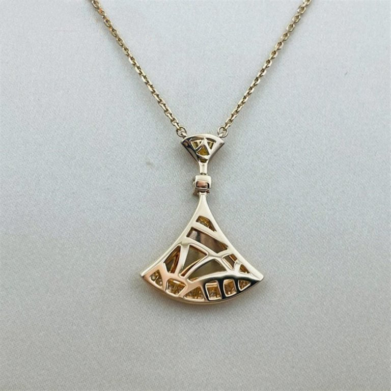 LUXEIFY DREAM NECKLACE PINK GOLD DIAMOND