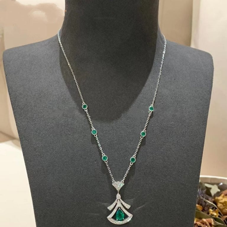 LUXEIFY DREAM NECKLACE MALACHITE DIAMOND SILVER