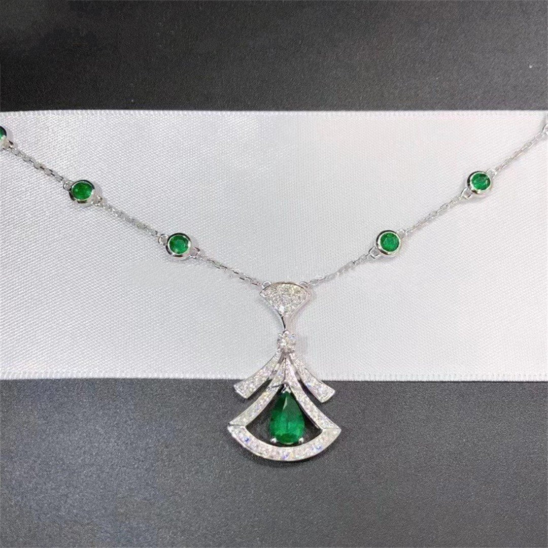 LUXEIFY DREAM NECKLACE MALACHITE DIAMOND SILVER