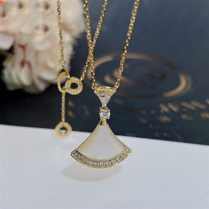 LUXEIFY DREAM NECKLACE MOP GOLD DIAMOND