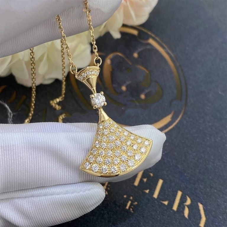 LUXEIFY DREAM NECKLACE GOLD FULL DIAMOND