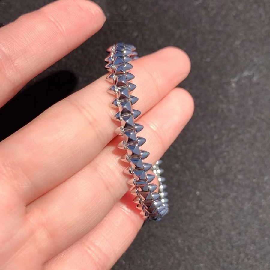 LUXEIFY CLASH SILVER BRACELET