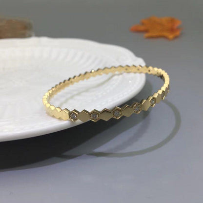LUXEIFY BEE LOVE GOLD DIAMOND BRACELET