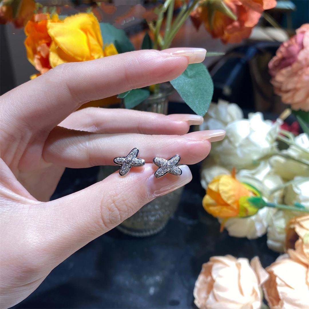 LUXEIFY JEUX DE SILVER DIAMOND EARRINGS