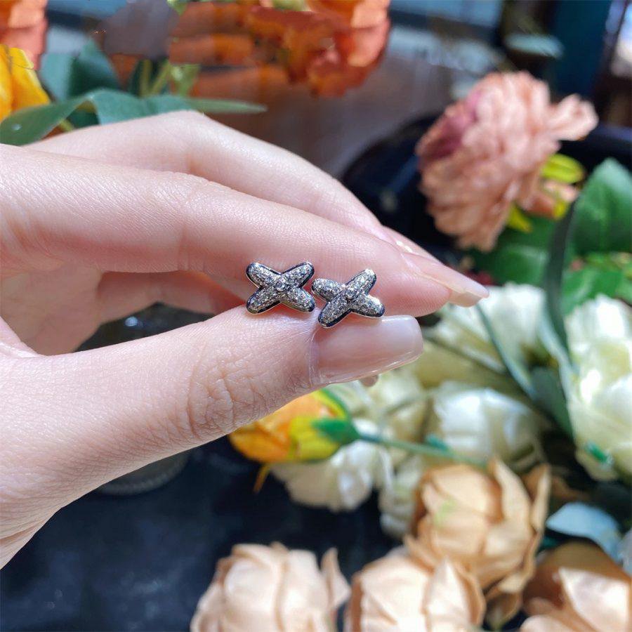 LUXEIFY JEUX DE SILVER DIAMOND EARRINGS