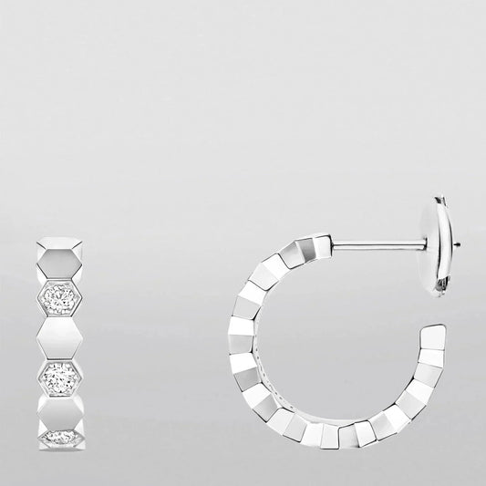 LUXEIFY Hollow Design Four-Leaf Clover Flower Shape Ring