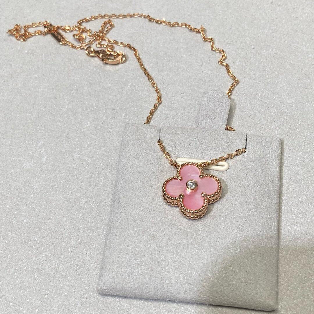 CLOVER 15MM DIAMOND PINK MOP NECKLACE