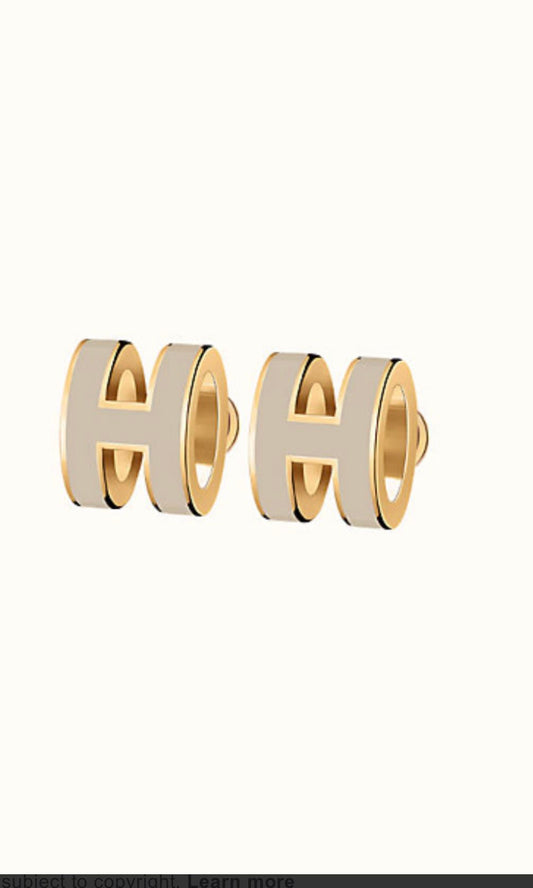 LUXEIFY MINI POP H GOLD EARRINGS GREY
