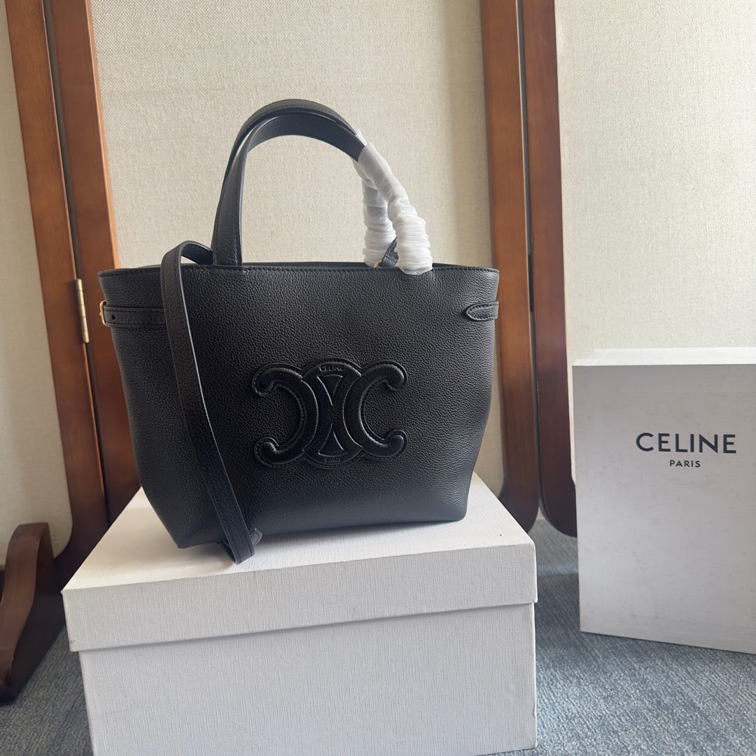 MINI CABAS ANA?S CUIR TRIOMPHE 20 IN BLACK GRAINED CALFSKIN