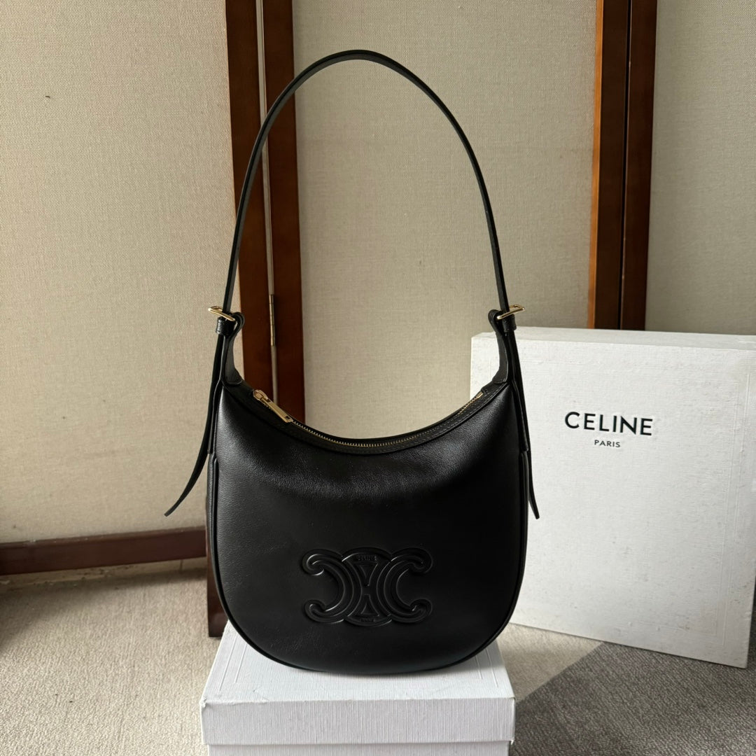 SMALL HELO?SE BAG CUIR 22 IN BLACK CALFSKIN EMBOSSED LOGO