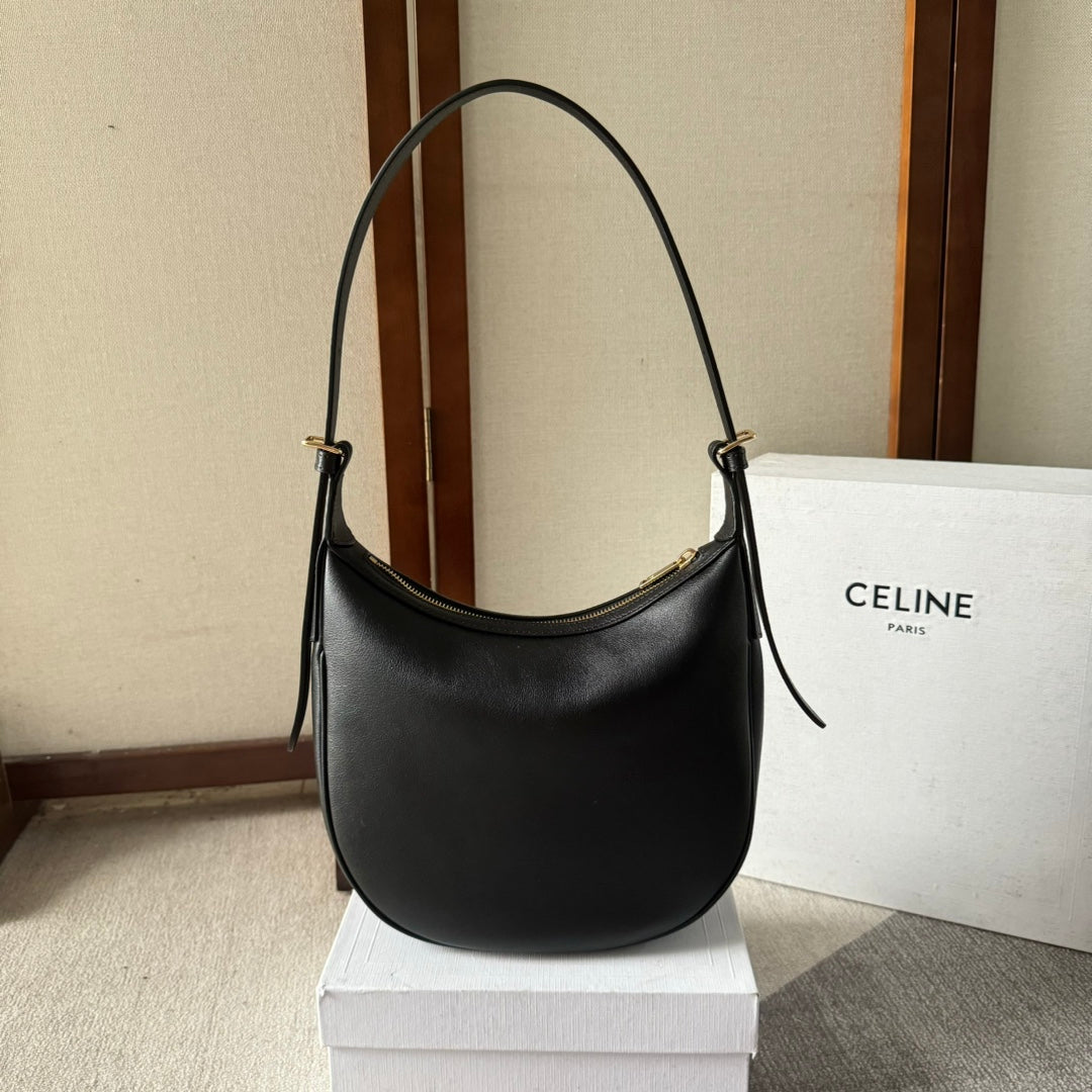 SMALL HELO?SE BAG CUIR 22 IN BLACK CALFSKIN EMBOSSED LOGO