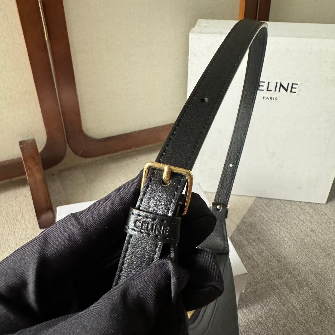 SMALL HELO?SE BAG CUIR 22 IN BLACK CALFSKIN EMBOSSED LOGO