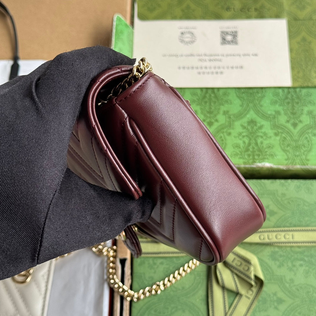 gg marmont 21cm cherry red calfskin gold hardware
