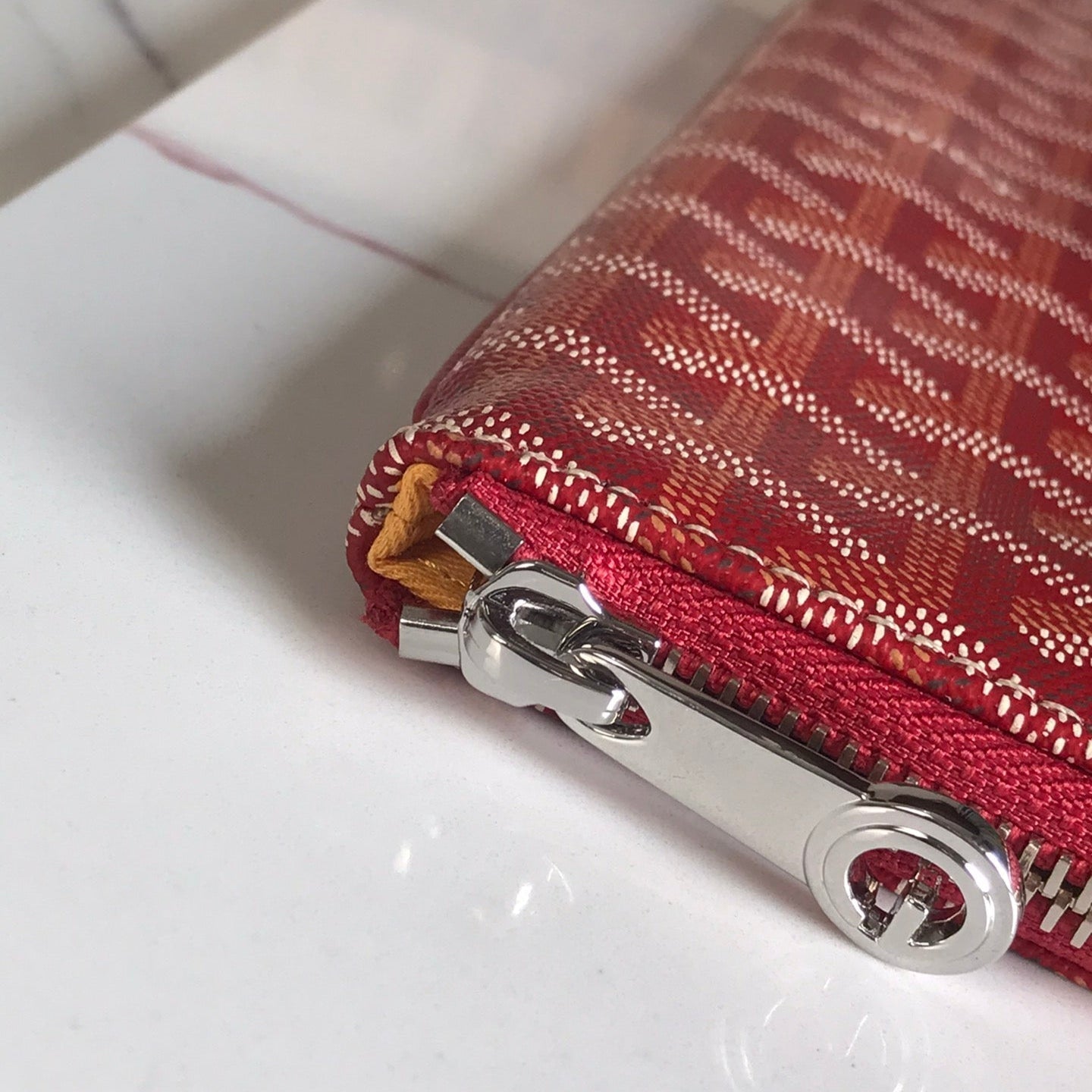 S¨¦NAT MGM POUCH 40 IN MONZA RED GOYARDINE CANVAS