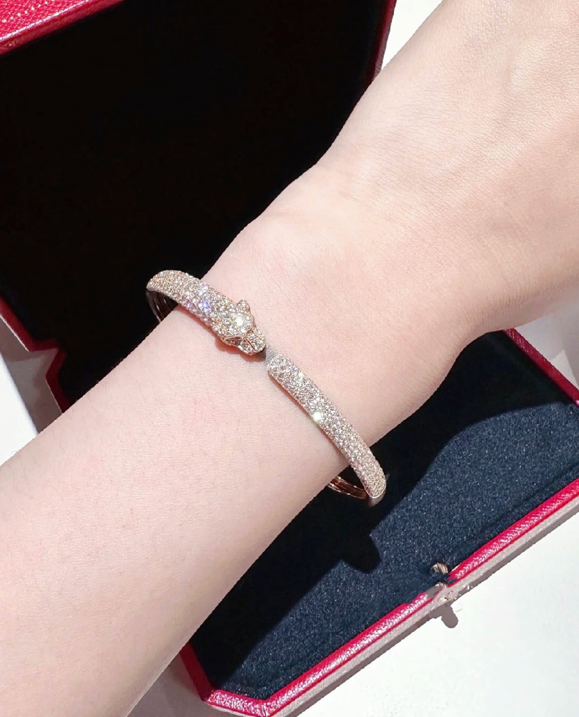 LUXEIFY PANTHERE FULL DIAMOND OPEN BRACELET