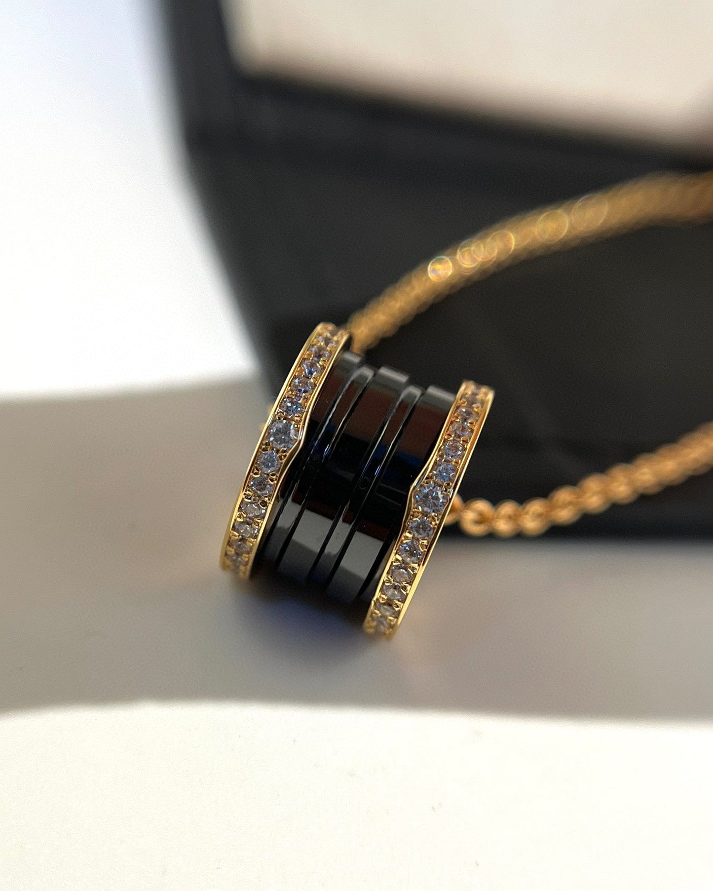 LUXEIFY ZERO 1 BLACK CERAMIC DIAMOND PINK GOLD NECKLACE